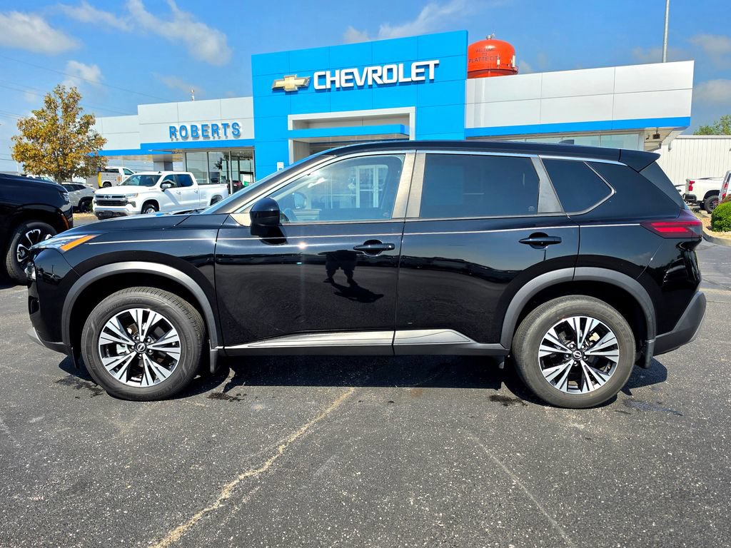 Used 2023 Nissan Rogue SV FWD image 3