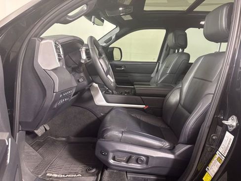 Used 2024 Toyota Sequoia Platinum image 11