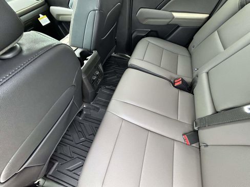 New 2026 Chevrolet Colorado ZR2 w/ Technology Package AWD/4WD image 12