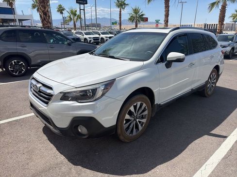 Used 2019 Subaru Outback 2.5i Touring AWD/4WD image 4
