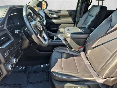 Used 2024 GMC Yukon XL SLT AWD/4WD image 16