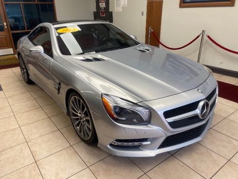 Used 2013 Mercedes-Benz SL 550 image 4