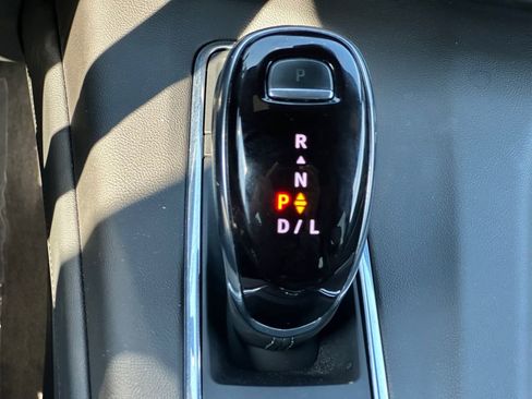 Used 2023 Cadillac Escalade Premium Luxury image 19