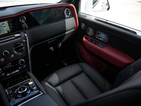 New 2026 Rolls-Royce Cullinan image 36