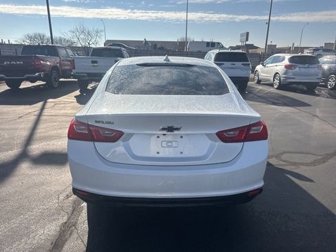 Used 2018 Chevrolet Malibu LT w/ Leather Package image 4