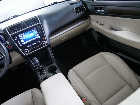 Used 2018 Subaru Outback 2.5i Limited AWD/4WD image 11