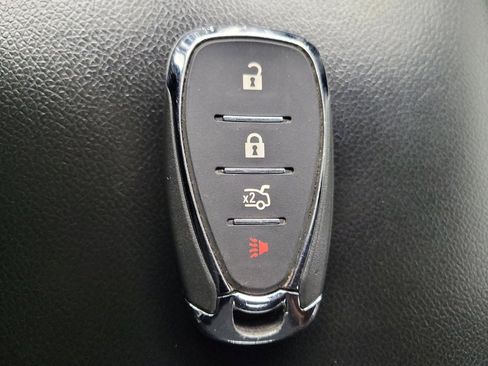 Used 2018 Chevrolet Malibu LS image 32