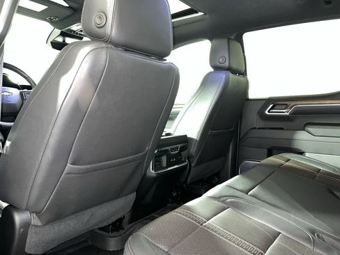 Used 2023 Chevrolet Silverado 1500 High Country w/ Technology Package AWD/4WD image 26