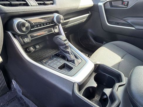 Used 2019 Toyota RAV4 LE image 20
