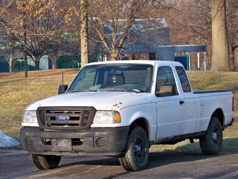 Used 2011 Ford Ranger XL image 3