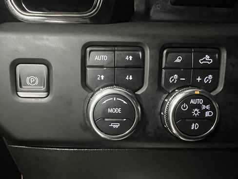 Used 2024 GMC Sierra 3500 AT4 w/ AT4 Premium Plus Package image 36