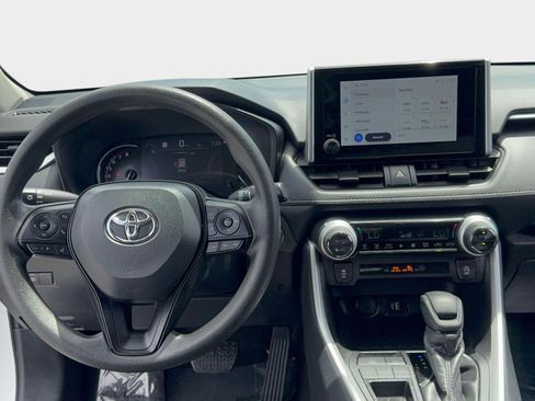 Used 2025 Toyota RAV4 XLE FWD image 11