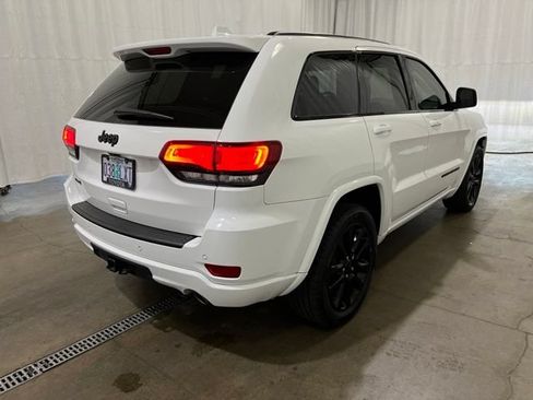 Used 2019 Jeep Grand Cherokee Altitude AWD/4WD image 4