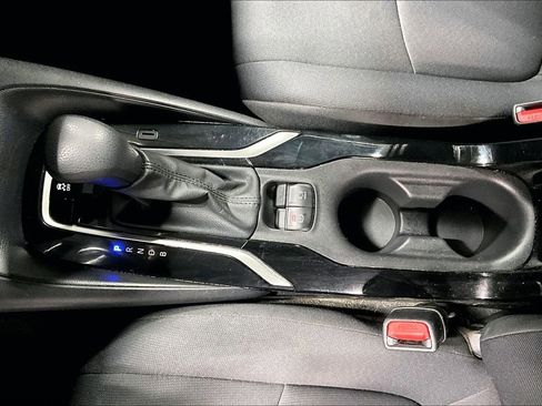 Used 2022 Toyota Corolla LE image 17