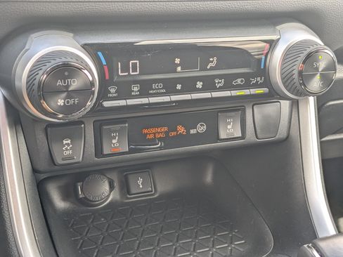 Used 2022 Toyota RAV4 SE w/ Convenience Package AWD/4WD image 26