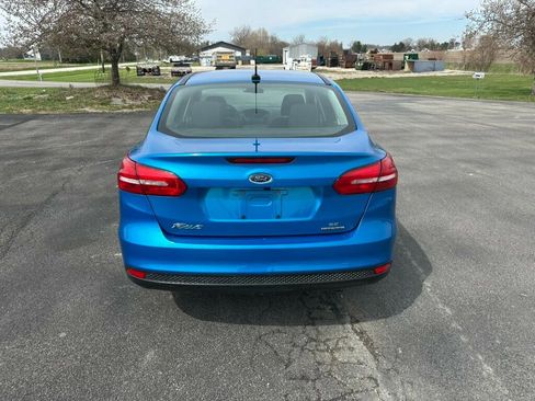 Used 2015 Ford Focus SE image 4