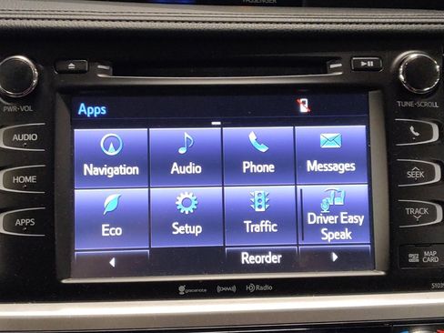 Used 2019 Toyota Highlander XLE FWD image 25