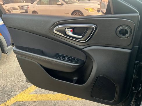 Used 2015 Chrysler 200 Limited FWD image 19