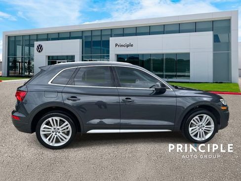 Used 2018 Audi Q5 2.0T Premium Plus w/ Premium Plus Package AWD/4WD image 5
