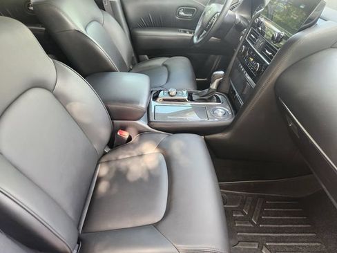 Used 2022 Nissan Armada SV w/ SV Appearance Package RWD image 13