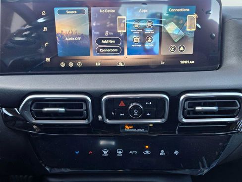 New 2026 Nissan Sentra SR w/ Floor Mat Package FWD image 22