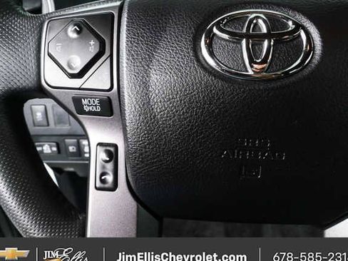 Used 2022 Toyota Tacoma TRD Sport w/ Technology Package AWD/4WD image 9
