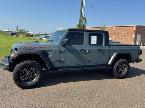 Certified 2024 Jeep Gladiator Mojave w/ Technology Group AWD/4WD image 3