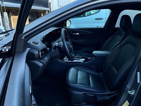 Used 2025 Buick Envista Sport Touring image 10