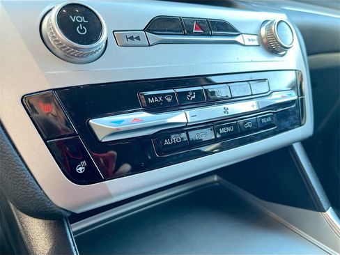 Used 2022 Ford Explorer XLT w/ Equipment Group 202A image 19