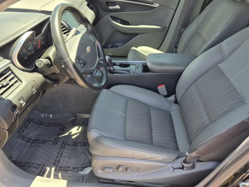 Used 2017 Chevrolet Impala LT FWD image 16