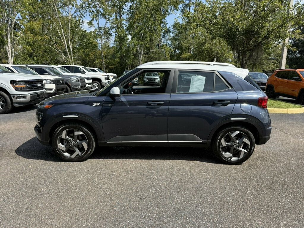 Used 2026 Hyundai Venue SEL FWD image 2
