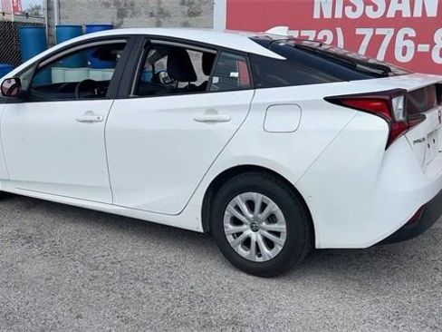 Used 2022 Toyota Prius LE image 4
