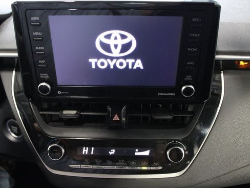 Used 2022 Toyota Corolla LE image 26