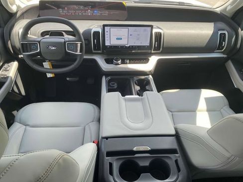 New 2025 Ford Expedition Max Active image 10