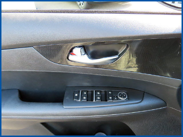 Used 2023 Kia Forte GT-Line FWD image 12