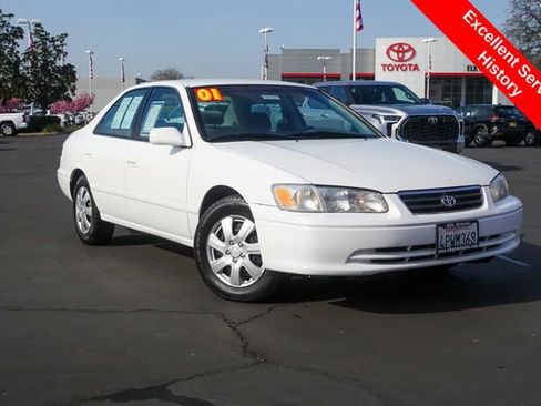 Used 2001 Toyota Camry LE image 2