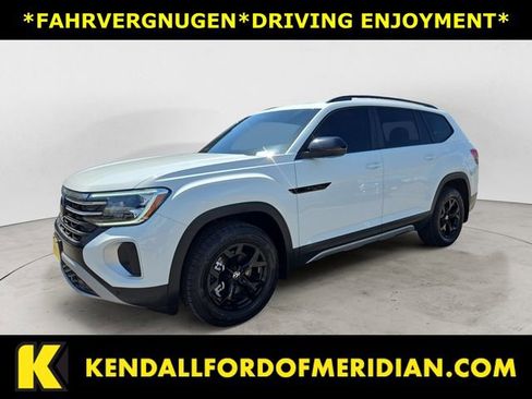 Used 2024 Volkswagen Atlas Peak Edition SE AWD/4WD image 1