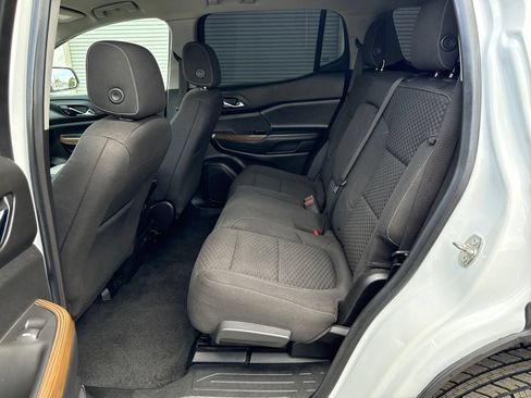 Used 2019 GMC Acadia SLE FWD image 25