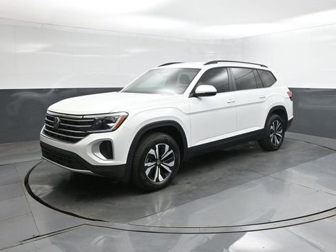 New 2026 Volkswagen Atlas SE image 1