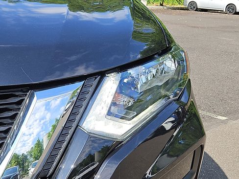 Certified 2019 Nissan Rogue SV w/ Premium Package AWD/4WD image 9