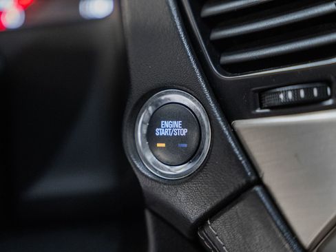 Used 2018 GMC Yukon Denali image 31