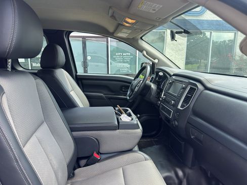 Used 2019 Nissan Titan S w/ S Utility Package RWD image 10