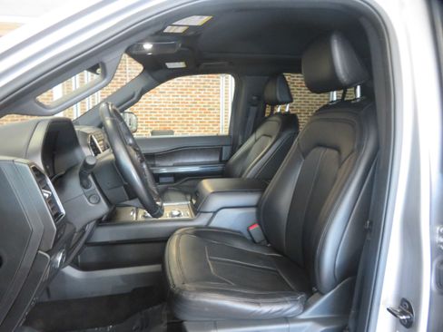 Used 2021 Ford Expedition Max Limited image 13