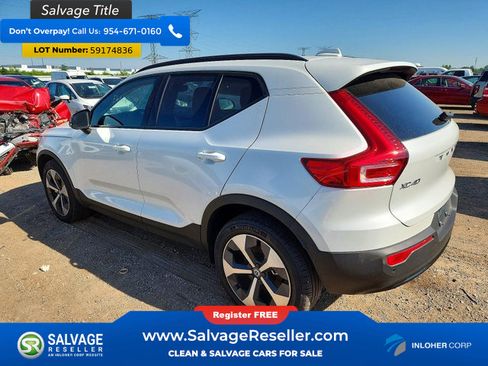 Used 2025 Volvo XC40 B5 Plus AWD/4WD image 3
