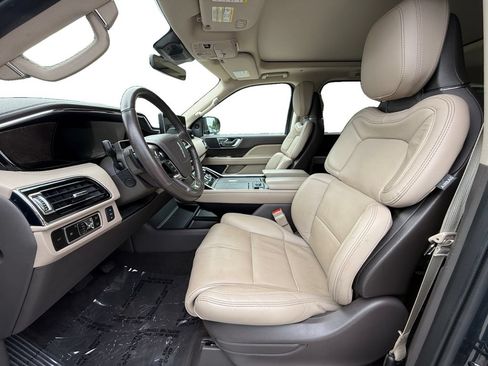 Used 2024 Lincoln Navigator Reserve AWD/4WD image 9
