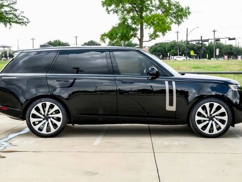 New 2026 Land Rover Range Rover Long Wheelbase Autobiography AWD/4WD image 9