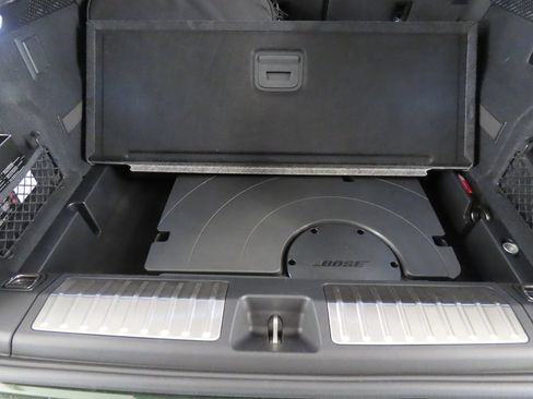 Certified 2025 Porsche Macan 4S Electric AWD/4WD image 50