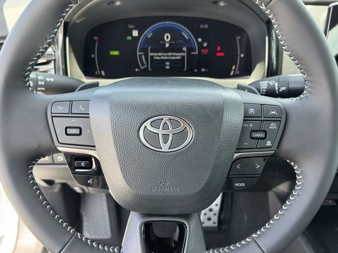 New 2026 Toyota Camry SE FWD image 21