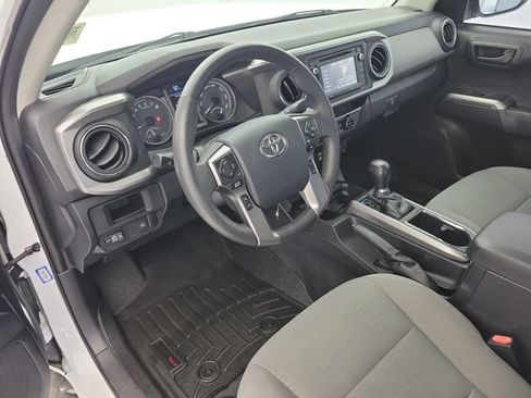 Used 2018 Toyota Tacoma SR5 RWD image 18
