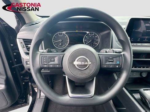 Used 2024 Nissan Rogue SV AWD/4WD image 14